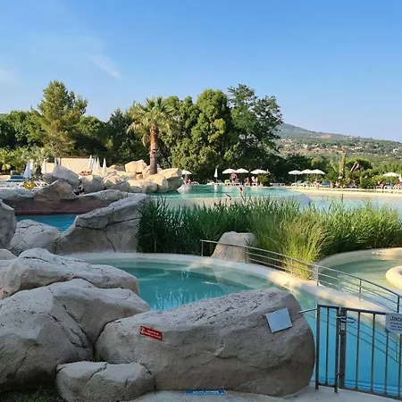 Les restanques du Golfe de SAINT TROPEZ, résidence Pierre et Vacances Grimaud Exterior foto